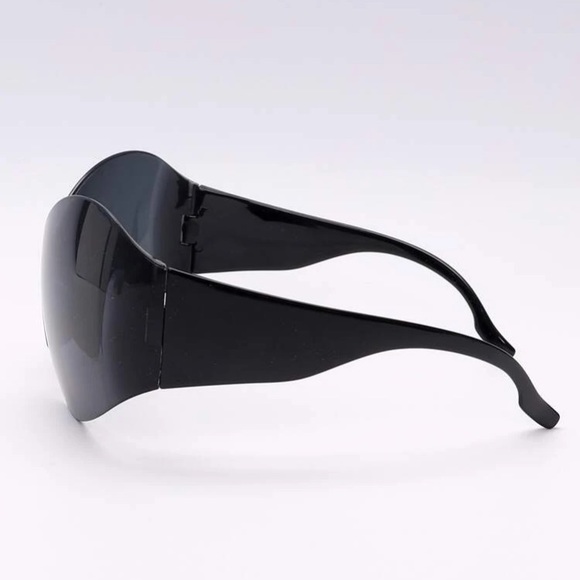 SOLD - NEW Oval Black Tinted Sunglasses - Picture 5 of 10